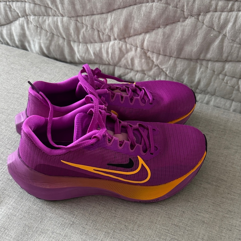 Nike Women's Vibrant Purple and Yellow Athletic Shoes Zoom Fly 5 - Picture 2 of 10